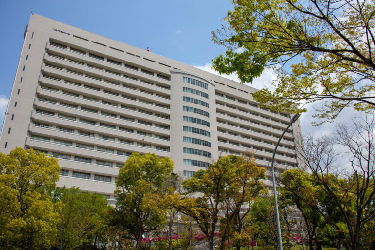 多摩総合病院新棟建設工事（デモ）